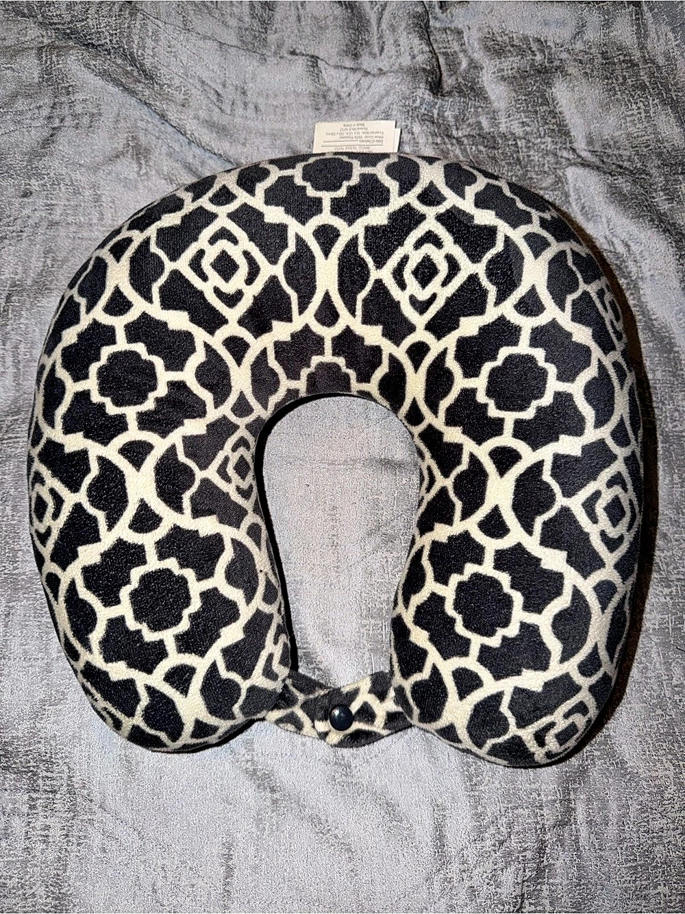 Wolf Essentials Fiber Filled Travel Neck Pillow Black & White